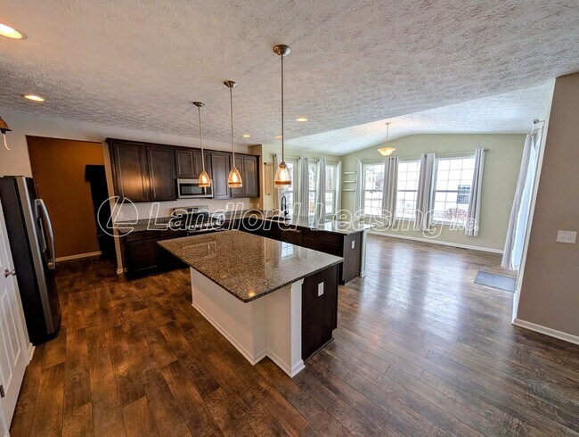 Building Photo - Stunning 5-Bedroom Home in Northpointe Estates with Finished Basement