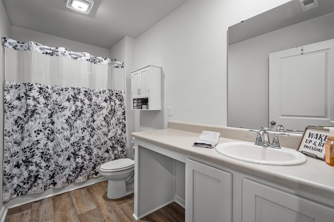 Building Photo - 402 Folkstone Rd