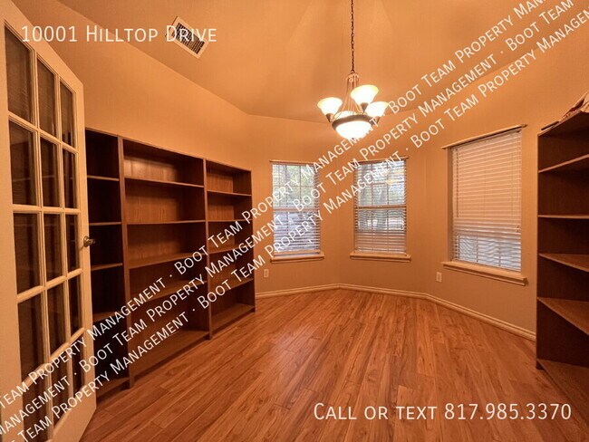 Building Photo - 10001 Hill Top Dr