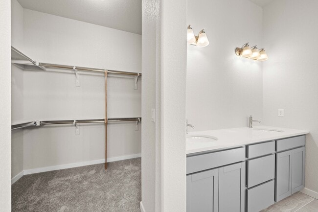 Building Photo - $2700 - 4BR/3.5BA Brand New House in Merid...