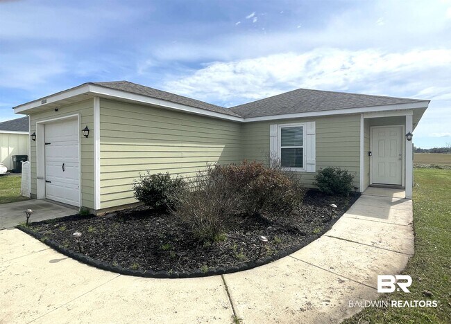 Building Photo - 15142 Marem Dr