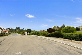 Building Photo - 6542 Ocean Crest Dr