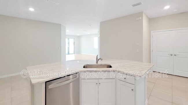 Building Photo - 590 157th Ct E
