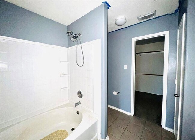 Building Photo - 8006 Echinacea Dr