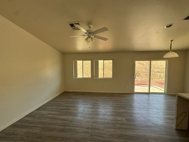 Building Photo - Beautiful home with option to expand