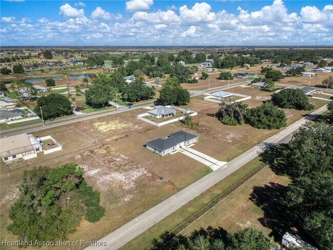 Building Photo - 6303 Red Cedar Rd