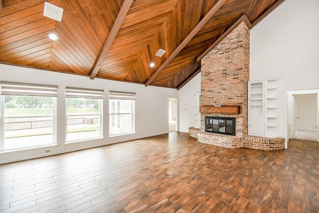 Building Photo - 1231 Creekford Cir