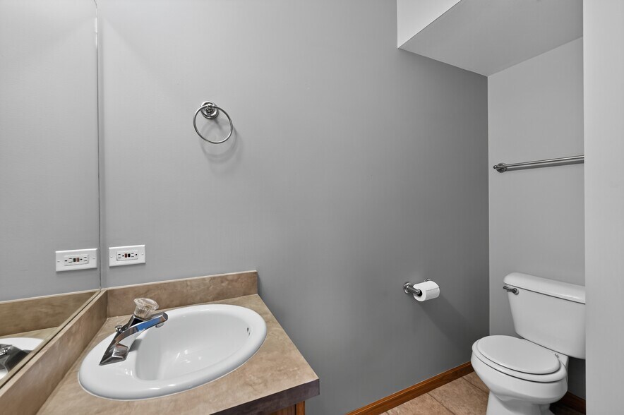 Building Photo - 2632 Canyon Dr