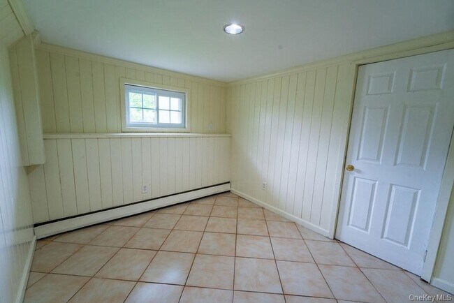 Building Photo - 5 Idlewild Dr
