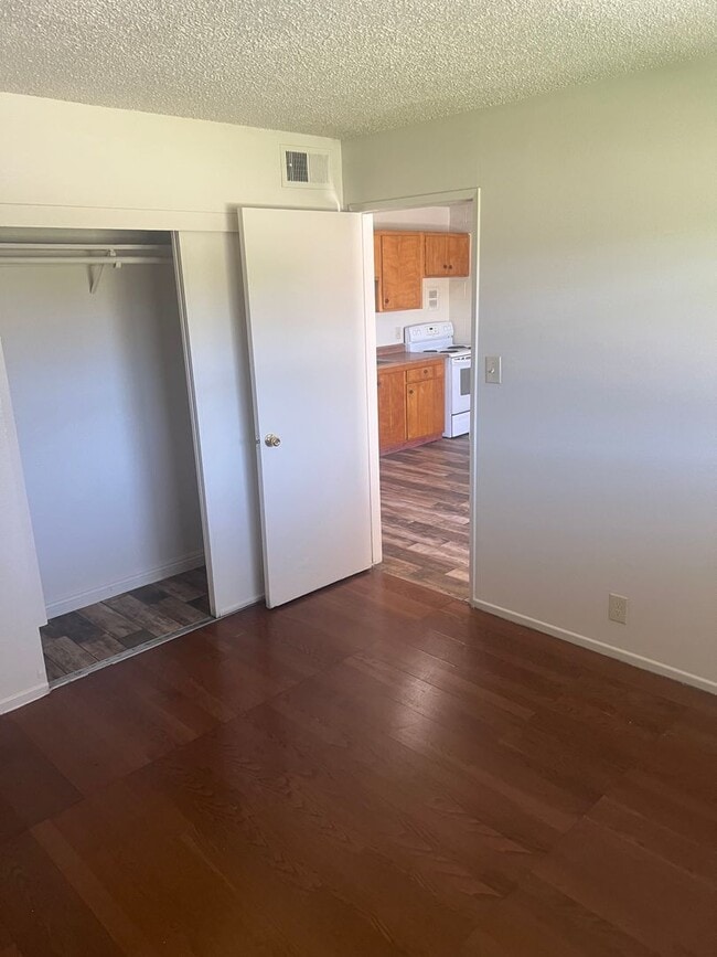 Building Photo - Affordable 1 Bedroom  Condo In Central Las Vegas