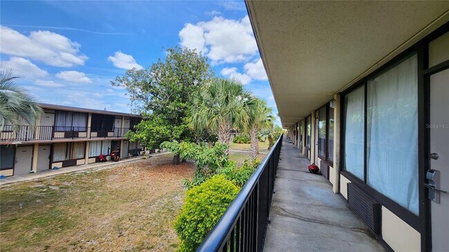 Building Photo - 7900 S Orange Blossom Trail