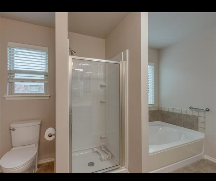 Building Photo - 18400 Agua Dr