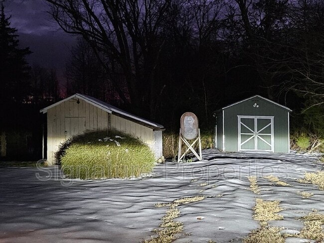 Building Photo - 648 Caisson Rd