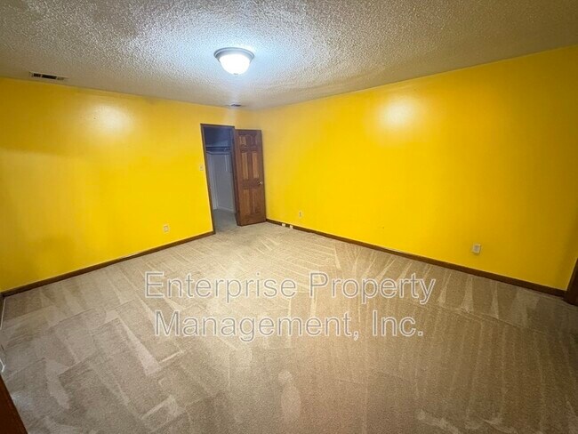 Building Photo - 2995 Charlestowne Pl