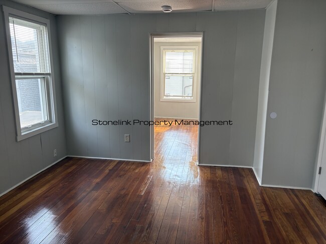 Building Photo - 161 Deane St