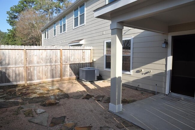 Building Photo - 12229 Medina Lake Dr