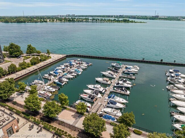 Building Photo - 250 E Harbortown Dr