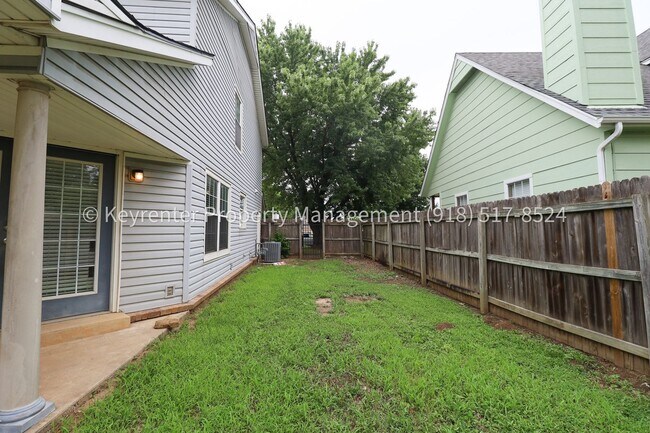 Building Photo - 3 Bed | 2.5 Bath in Jenks!