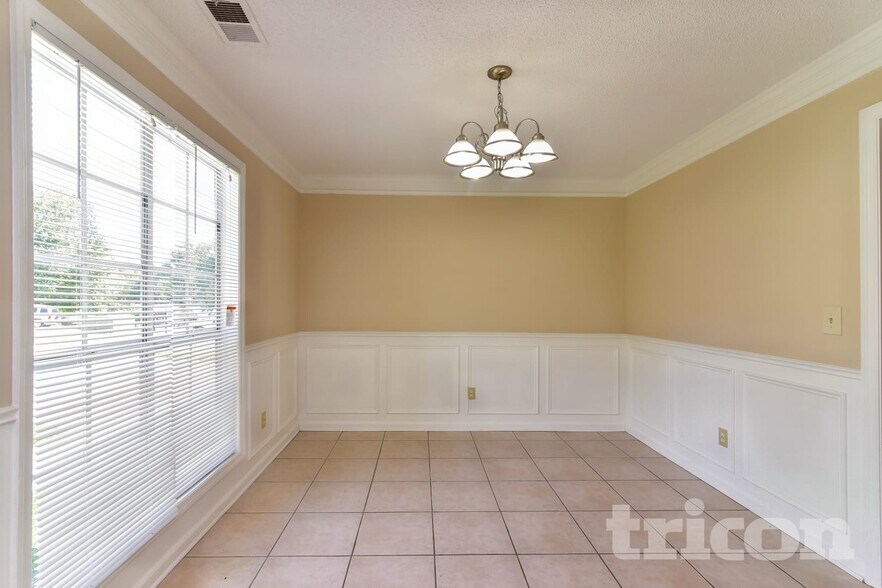 Building Photo - 2131 Boone Pl