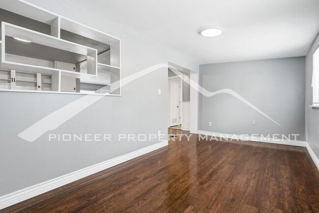 Building Photo - Spacious Home with Office and Fenced Yard