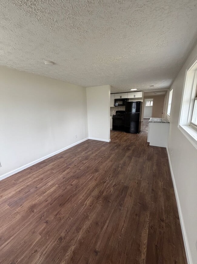 Building Photo - Charming 3/2 in Columbus