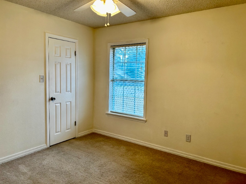 Building Photo - 1907 Cottonwood St