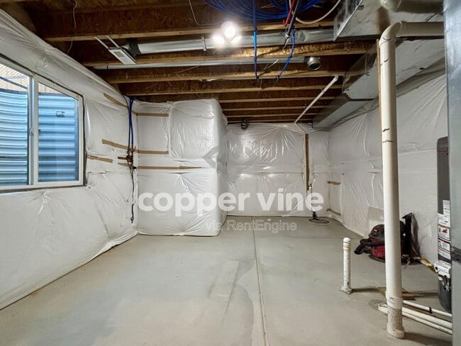 Building Photo - 5189 Thistle Dr