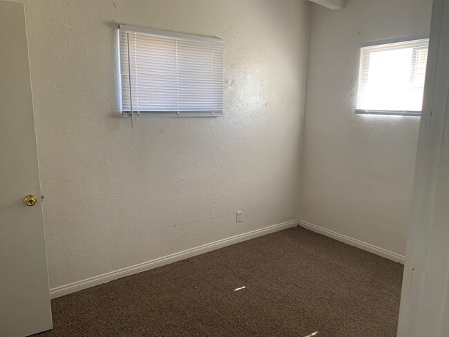 Building Photo - Charming Single-Story Home with Covered Carport in the Heart of Las Vegas!