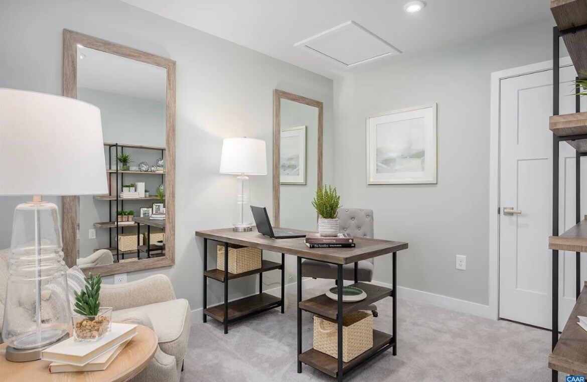 Building Photo - 736 Empire St