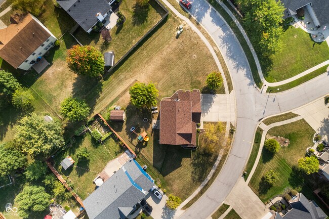 Building Photo - 7913 Meadow Bend Ln