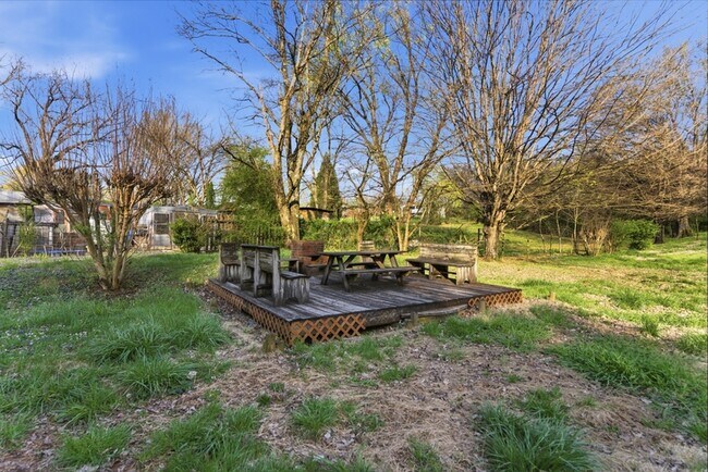 Building Photo - 7817 Old Rutledge Pike