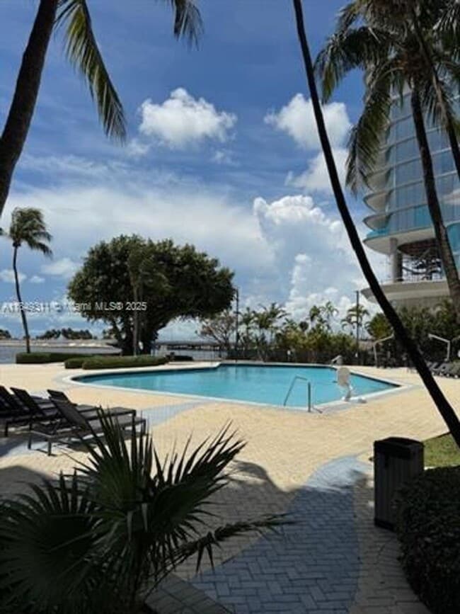 Building Photo - 2451 Brickell Ave