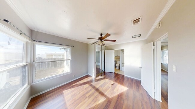 Building Photo - Cozy 2 bedroom 1 bathroom home!