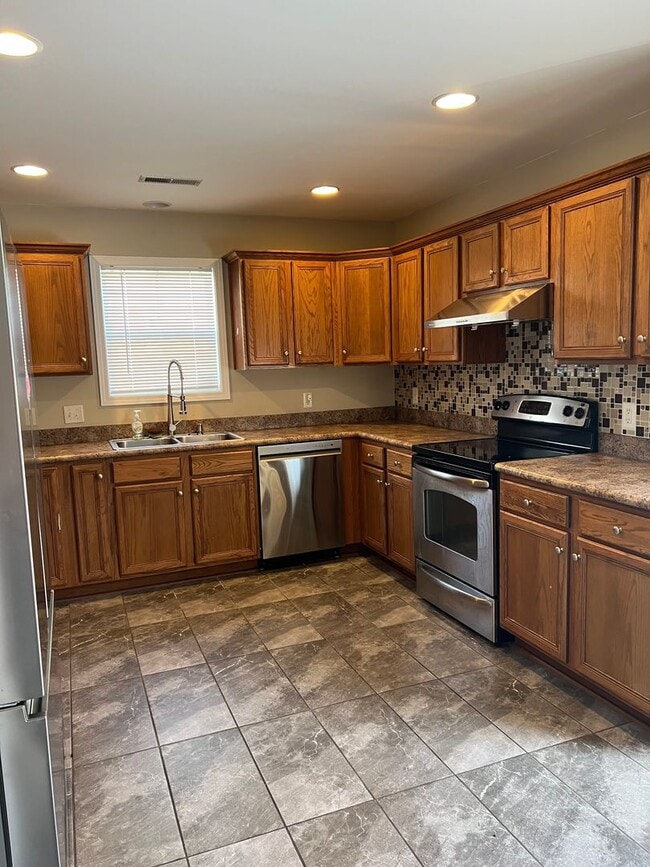 Building Photo - 7108 Verona Dr