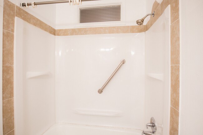 Building Photo - 1633 Stull Dr