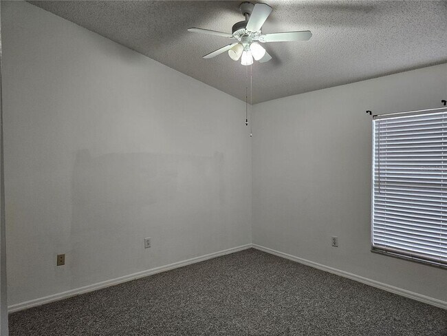 Building Photo - 2405 New Haven Cir