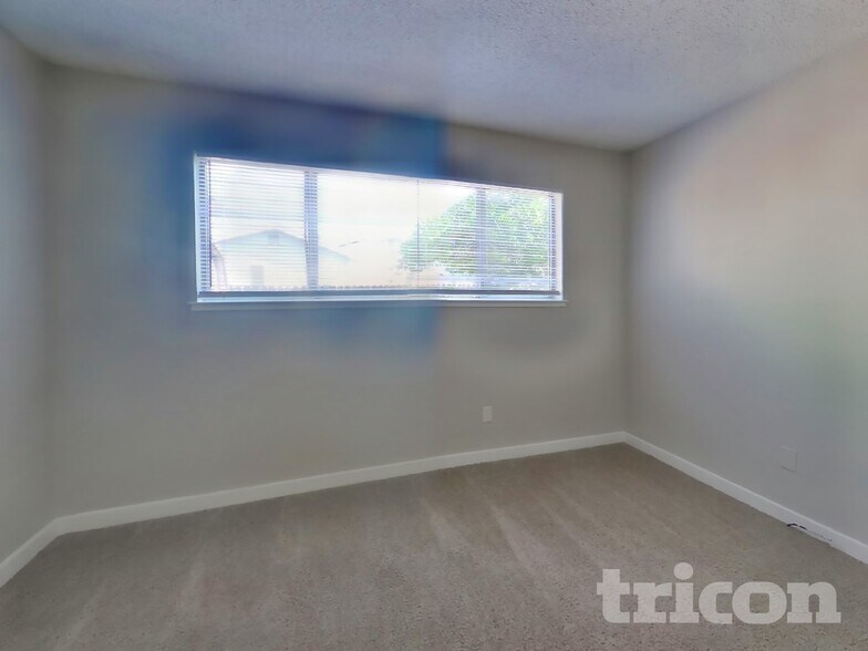 Building Photo - 1104 Waxwing Ln