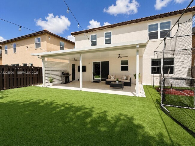 Building Photo - 25061 SW 118 Ct