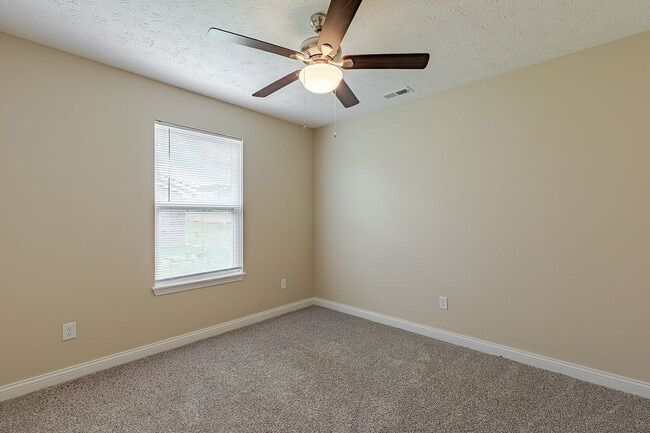 Building Photo - 307 Breckinridge Cir