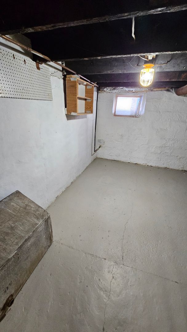 Building Photo - 3 Bedroom Duplex