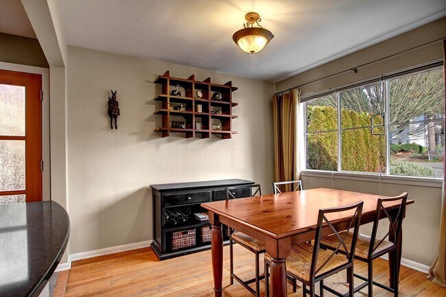 Building Photo - CLICK "REQUEST A TOUR" NOW!