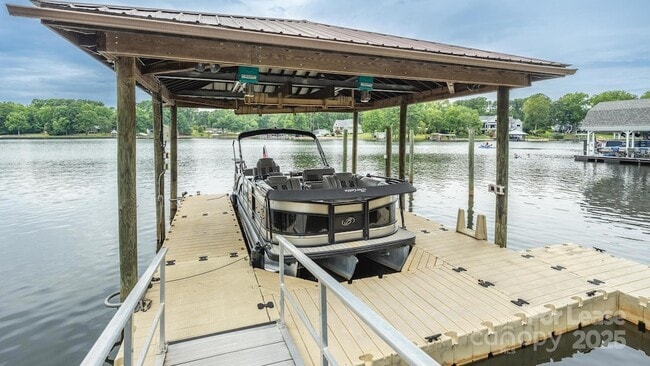 Building Photo - 112 Cedar Bluff Ln