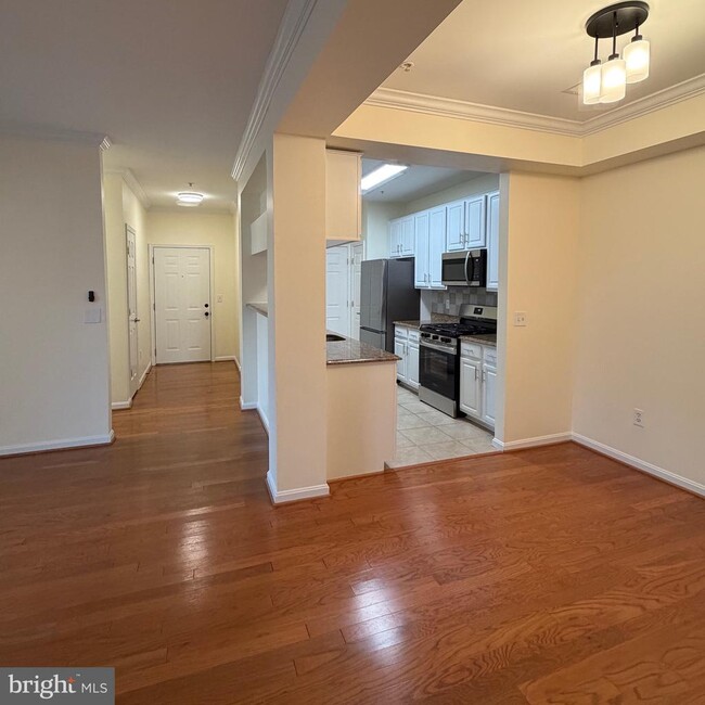 Building Photo - 20453 Chesapeake Square