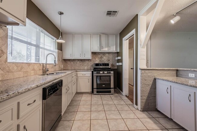 Building Photo - 1439 Richelieu Ln