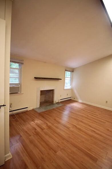 Building Photo - 301 Mill Rd