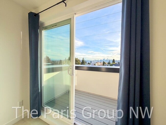Building Photo - Gorgeous 2021 Fremont/Wallingford 3BR Overlooking Downtown, Mt Rainier & SLU, Garage w/EV Chgr, W...