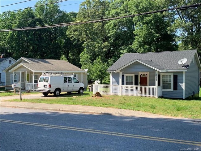 Primary Photo - Cozy Two bedroom House