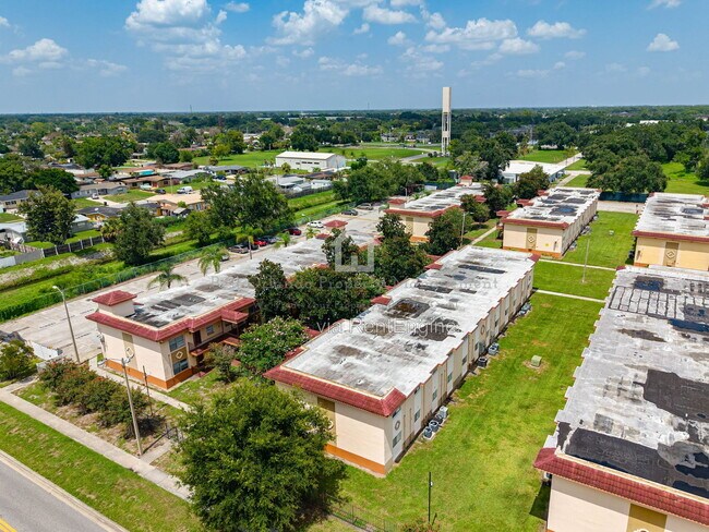 Building Photo - 748 Wyman Ct