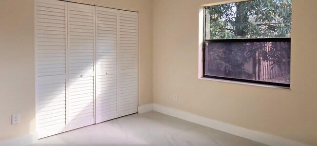 Building Photo - 11516 SW 54th St
