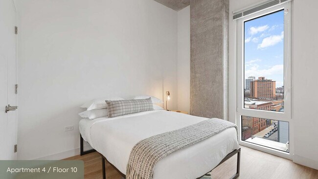 Building Photo - 853 W Blackhawk St